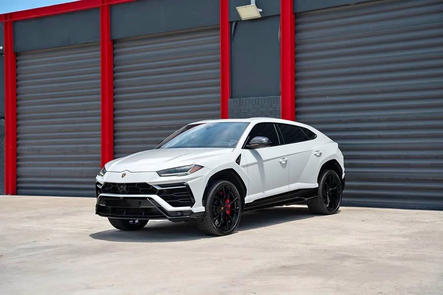 2022 Lamborghini Urus - Sport Utility 4D