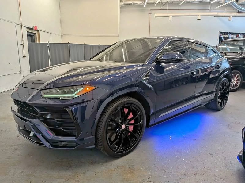 2020 Lamborghini urus
