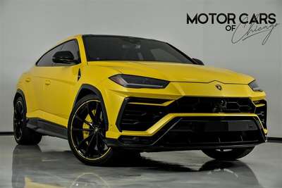 2022 Lamborghini Urus PEARL CAPSULE