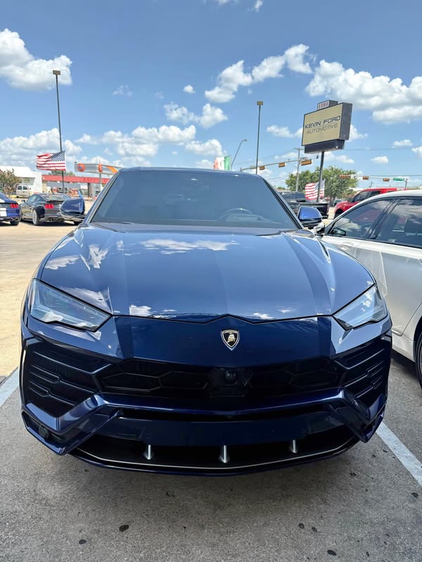 2020 Lamborghini Urus - Sport Utility 4D