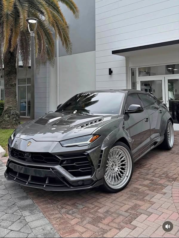 2021 Lamborghini Urus - Sport Utility 4D