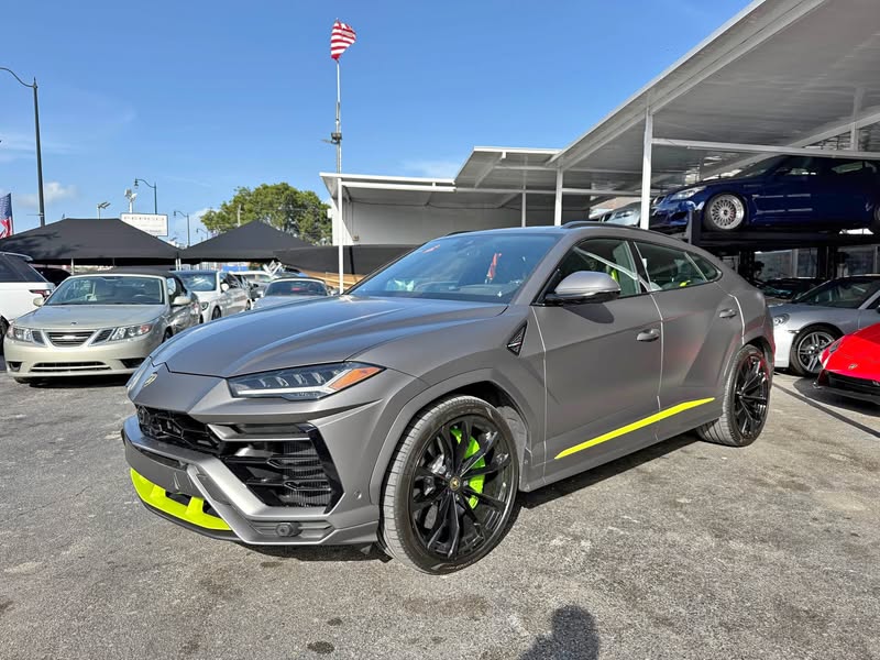 2022 Lamborghini Urus - Graphite Capsule Sport Utility 4D