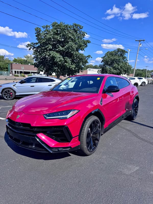 2023 Lamborghini Urus S