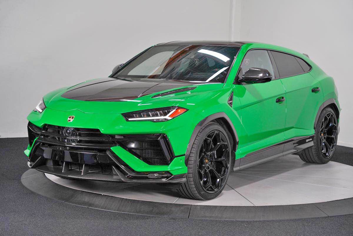 2023 Lamborghini Urus - Performante