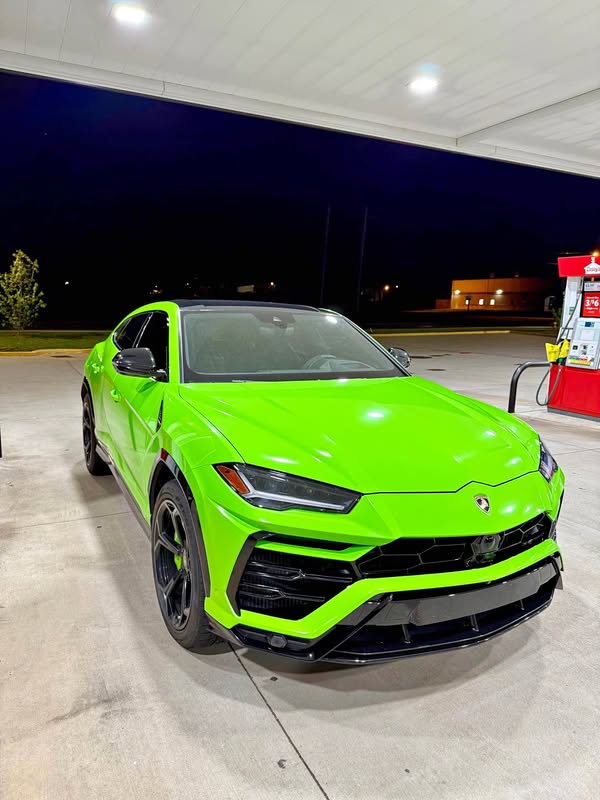 2019 Lamborghini Urus - Sport Utility 4D