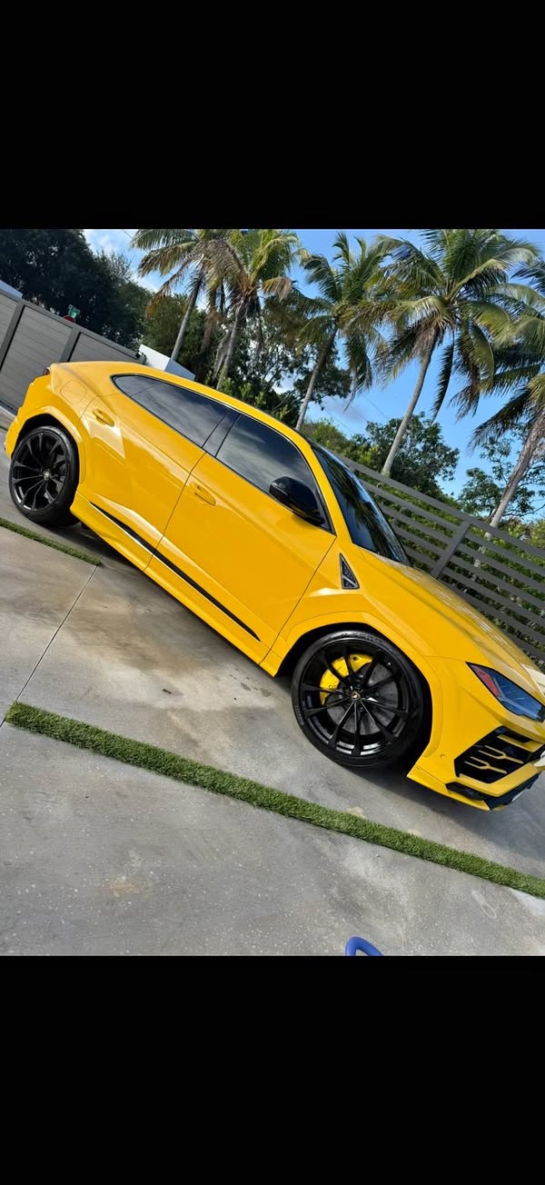 2020 Lamborghini Urus - Sport Utility 4D