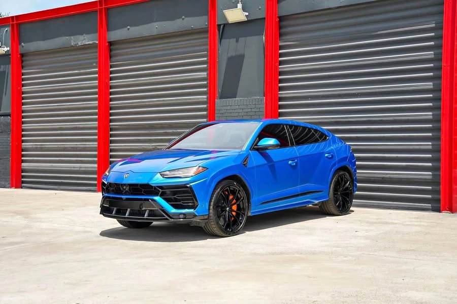 2020 Lamborghini Urus - Sport Utility 4D