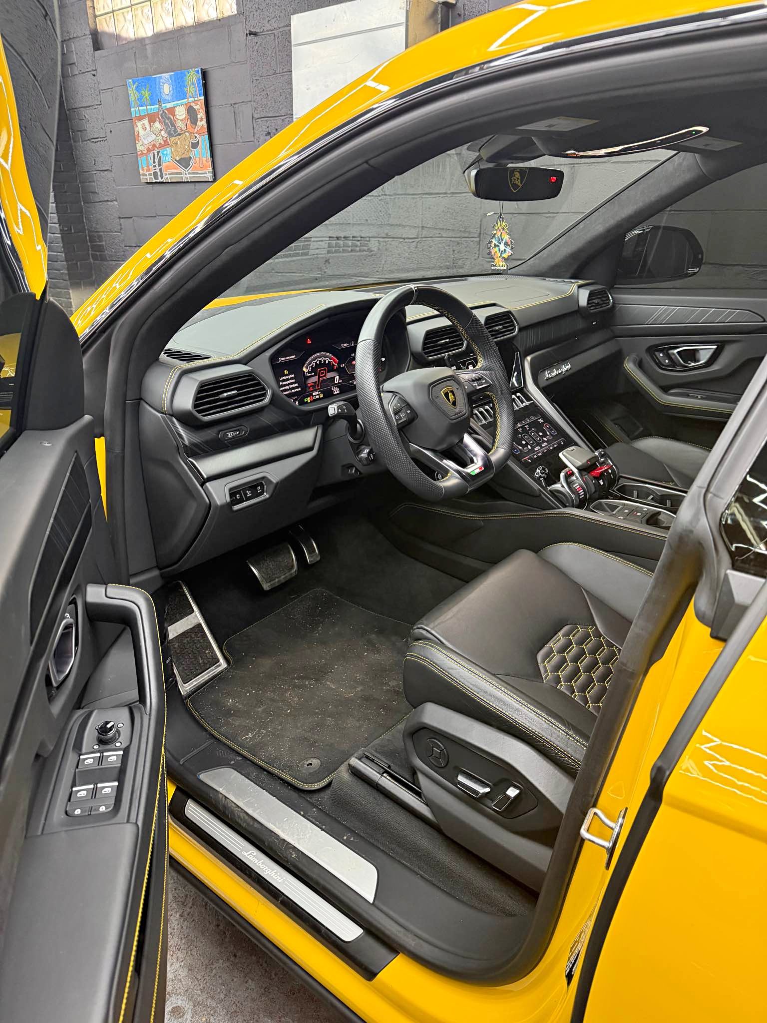 2022 Lamborghini Urus - Sport Utility 4D