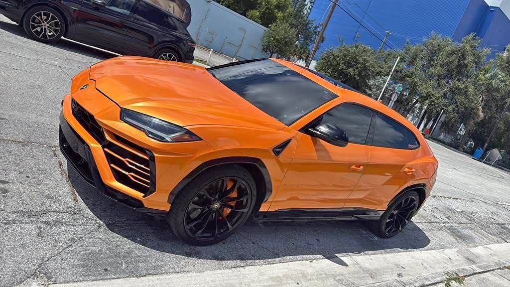 2024 Lamborghini Urus - For Rent