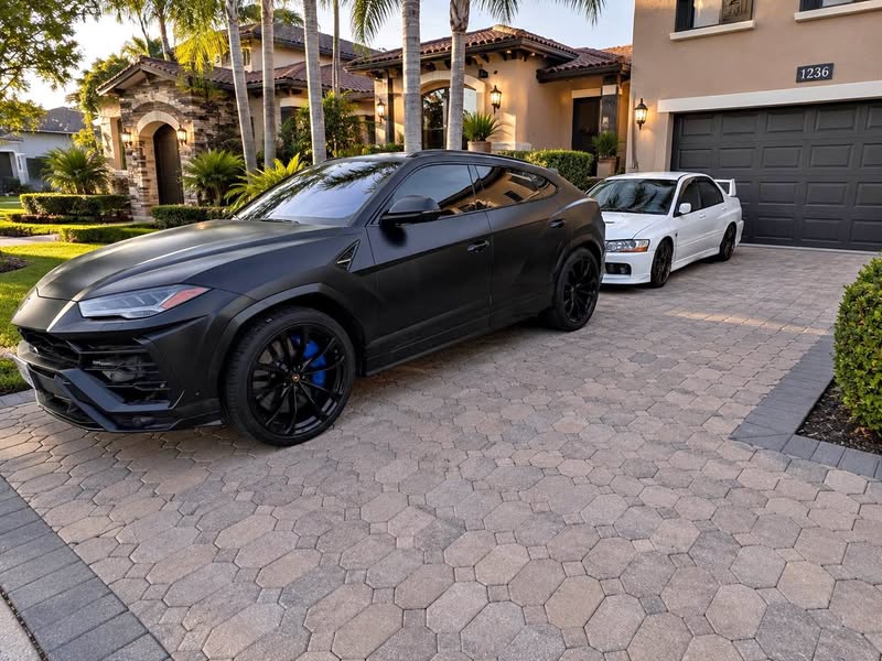 2020 Lamborghini Urus - Sport Utility 4D