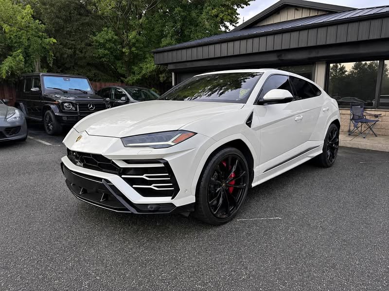 2022 Lamborghini Urus - Sport Utility 4D