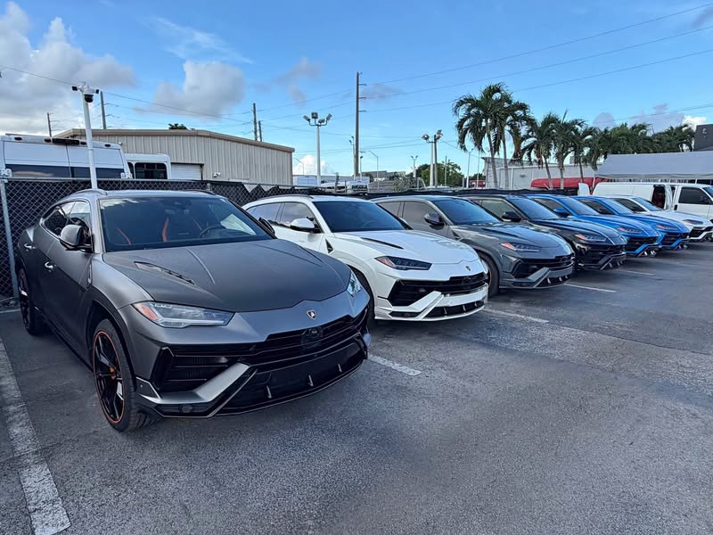 2023 Lamborghini Urus - Sport Utility 4D