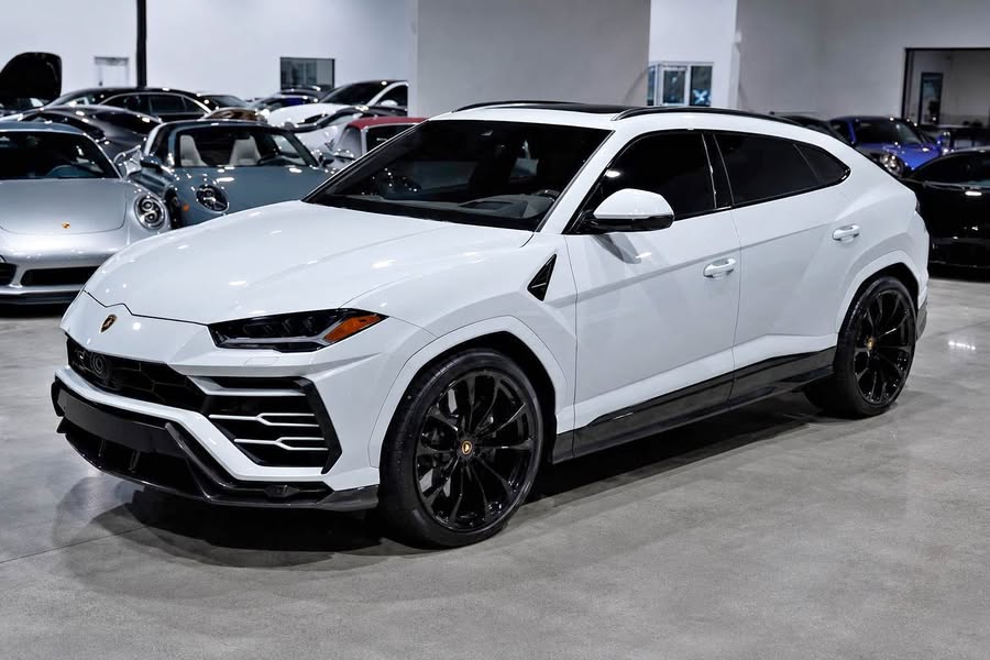 2022 Lamborghini Urus - Sport Utility 4D