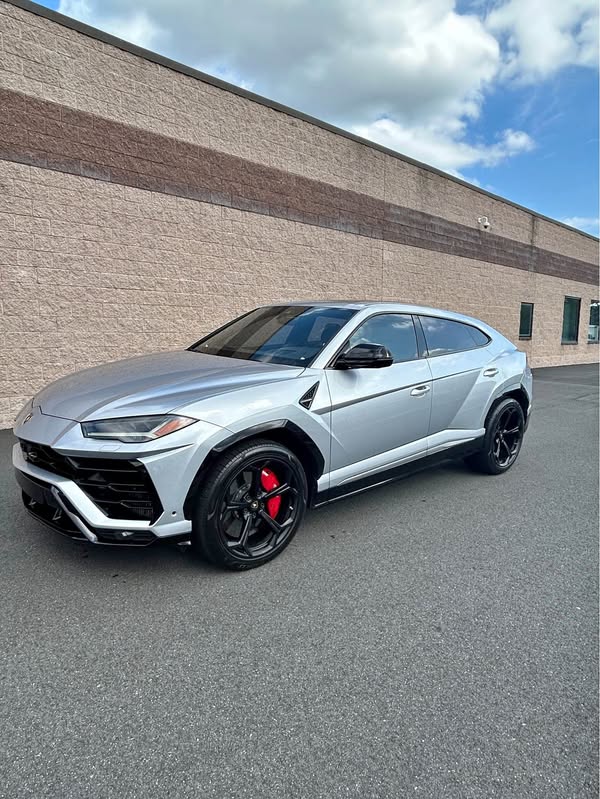 2019 Lamborghini Urus - Sport Utility 4D