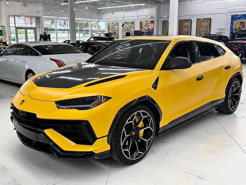 2024 Lamborghini Urus - Performante