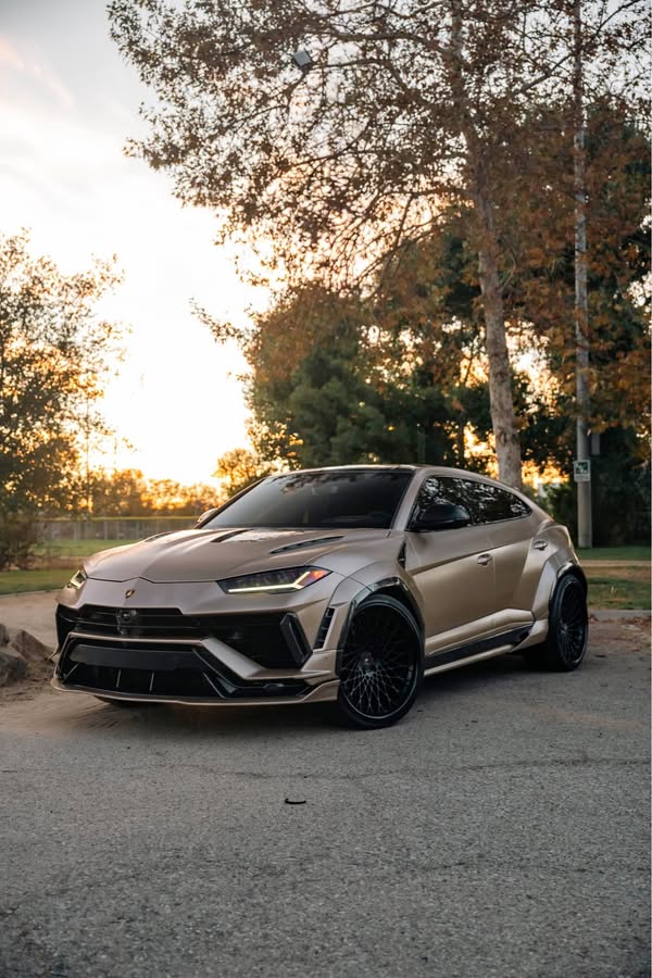 2023 Lamborghini Urus - Performante