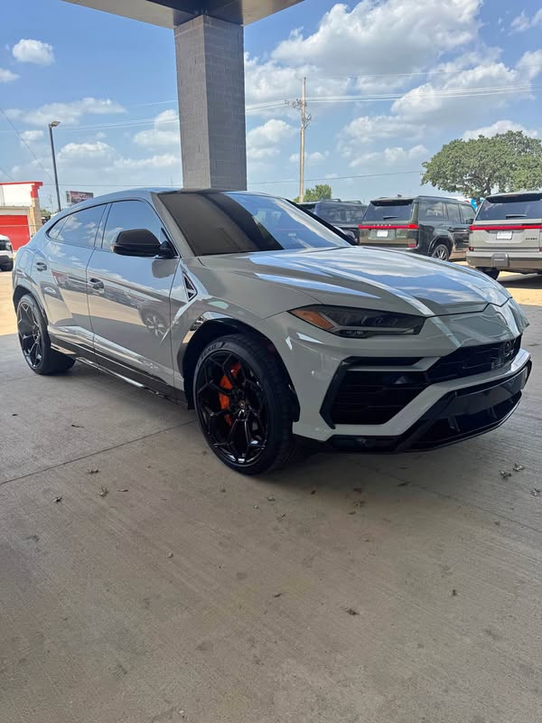 2022 Lamborghini Urus - Sport Utility 4D