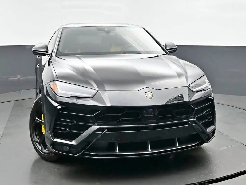 2021 Lamborghini Urus - Base
