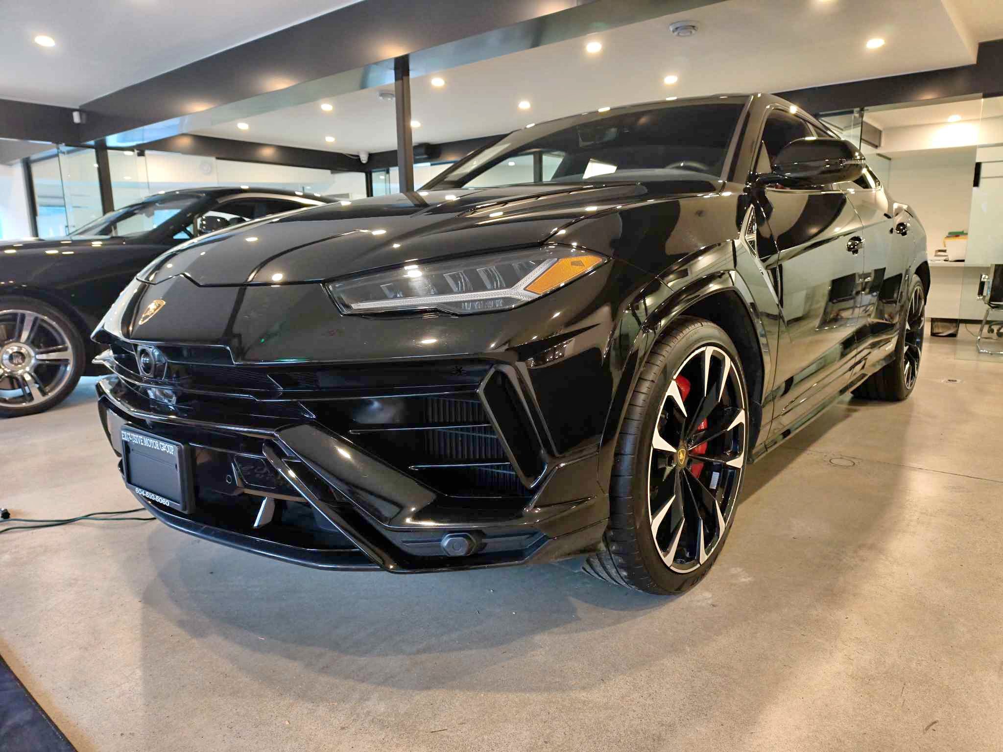 2023 Lamborghini Urus - S