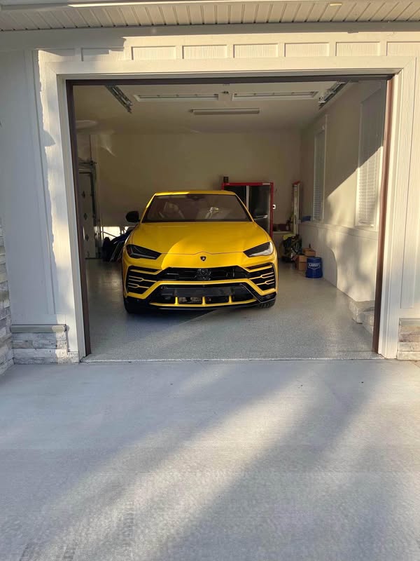 2022 Lamborghini Urus - Sport Utility 4D