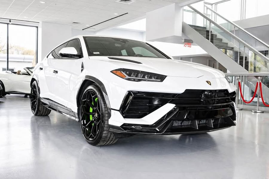 2024 Lamborghini Urus - Performante