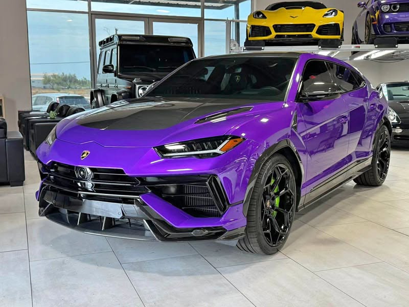 2024 Lamborghini Urus - Performante