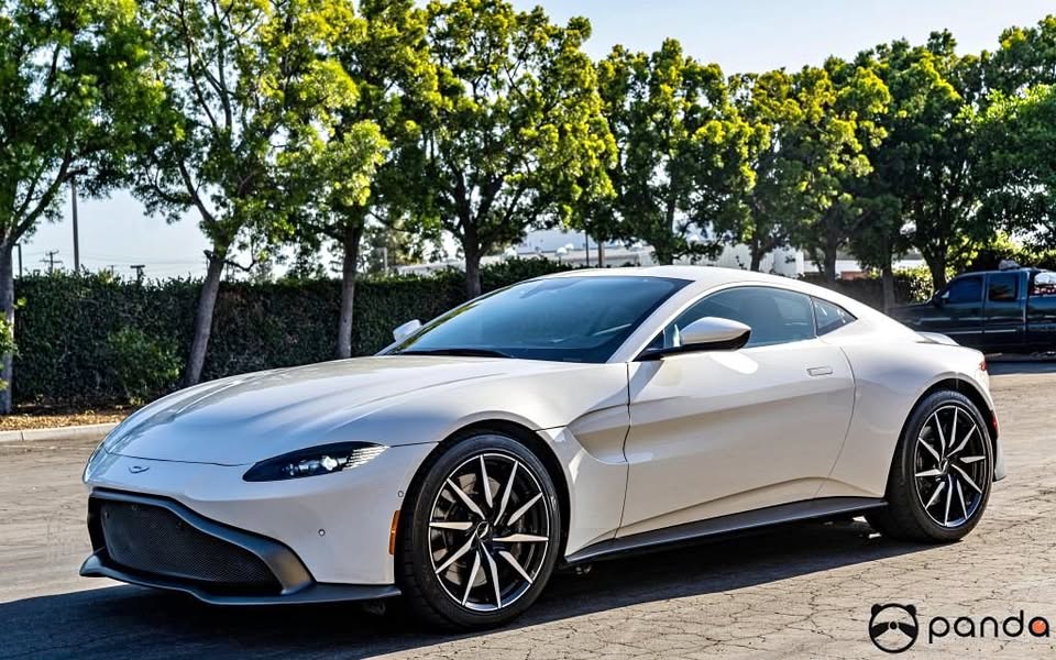 2019 Aston Martin vantage