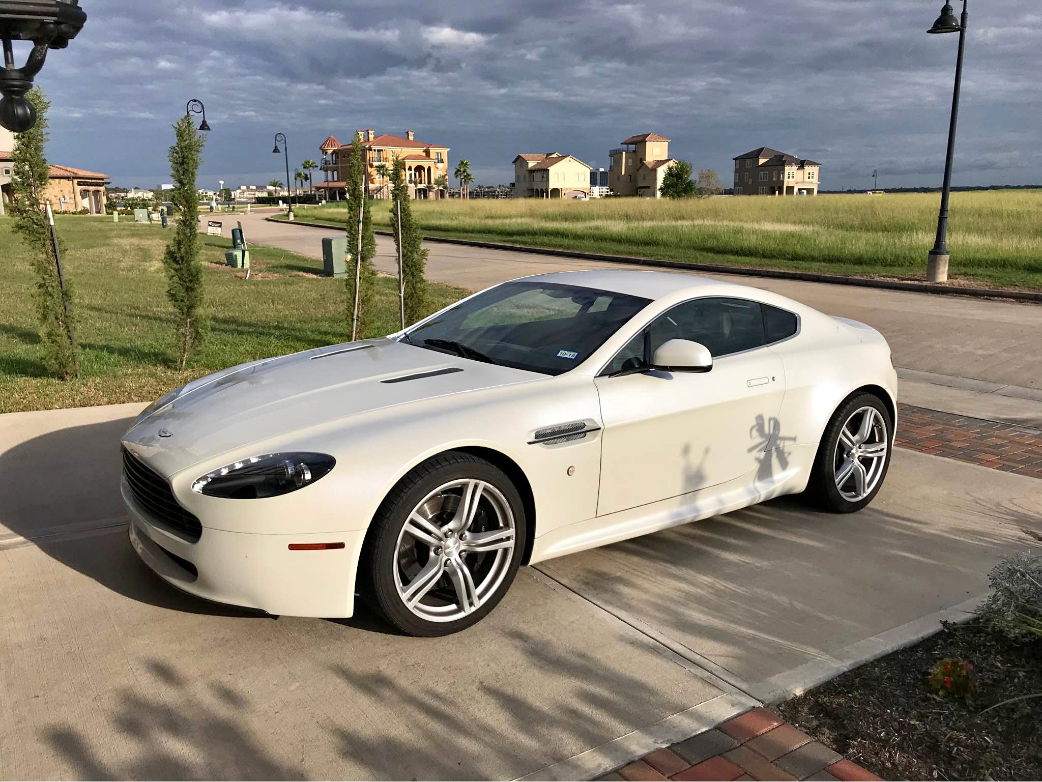 2010 Aston Martin Vantage - Coupe 2D