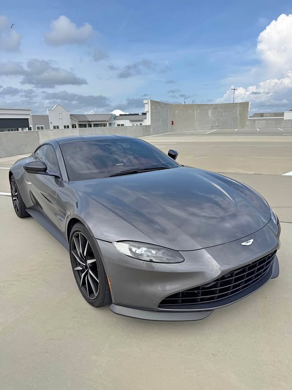 2020 Aston Martin Vantage - V8 Coupe 2D
