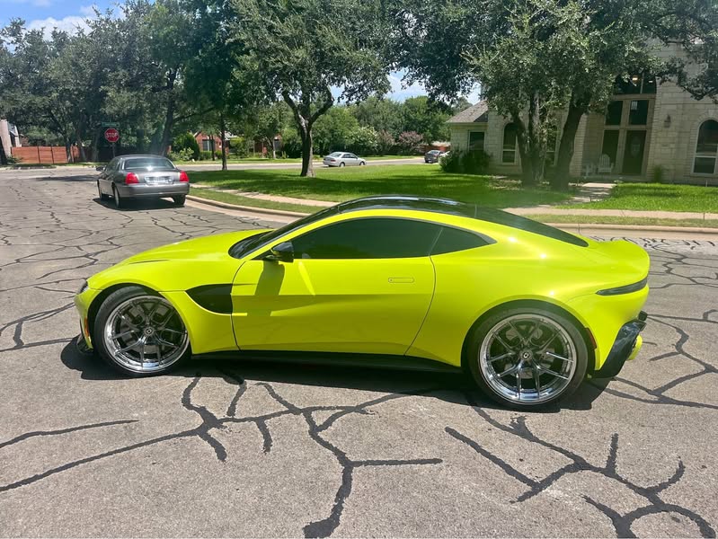 2020 Aston Martin Vantage - V8 Coupe 2D