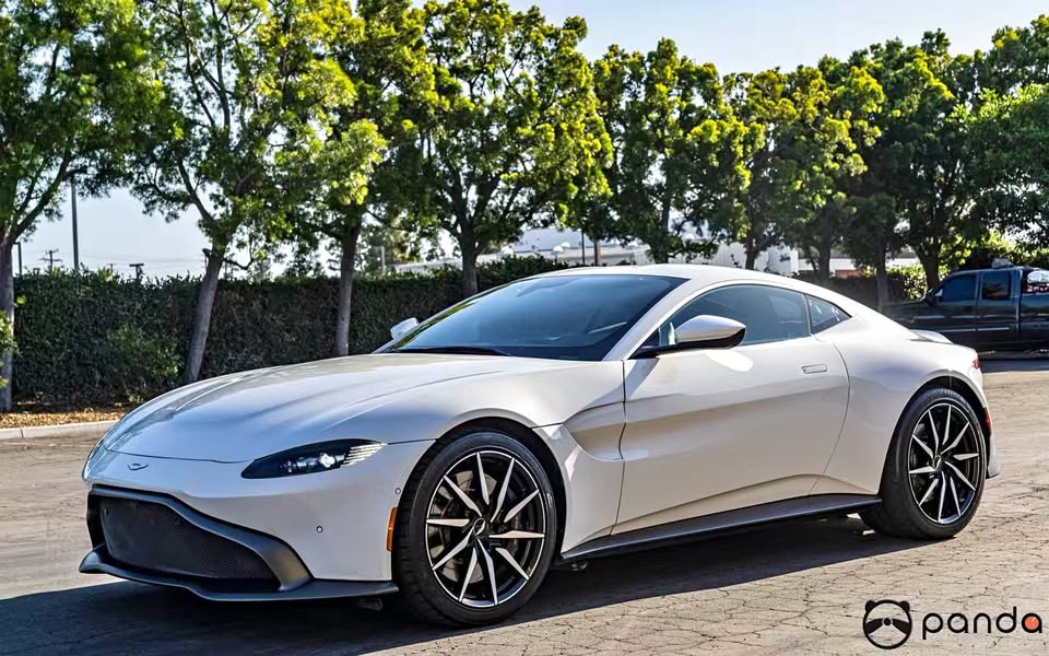 2019 Aston Martin Vantage - Coupe 2D