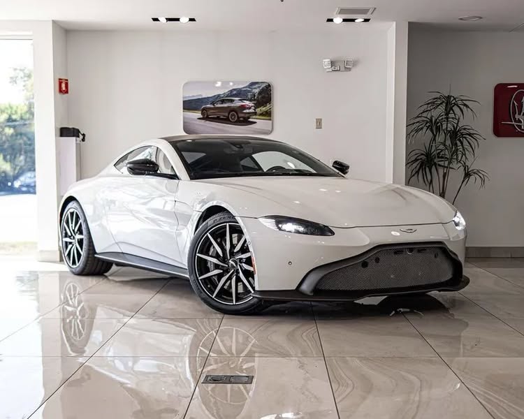 2019 Aston Martin Vantage - Coupe 2D
