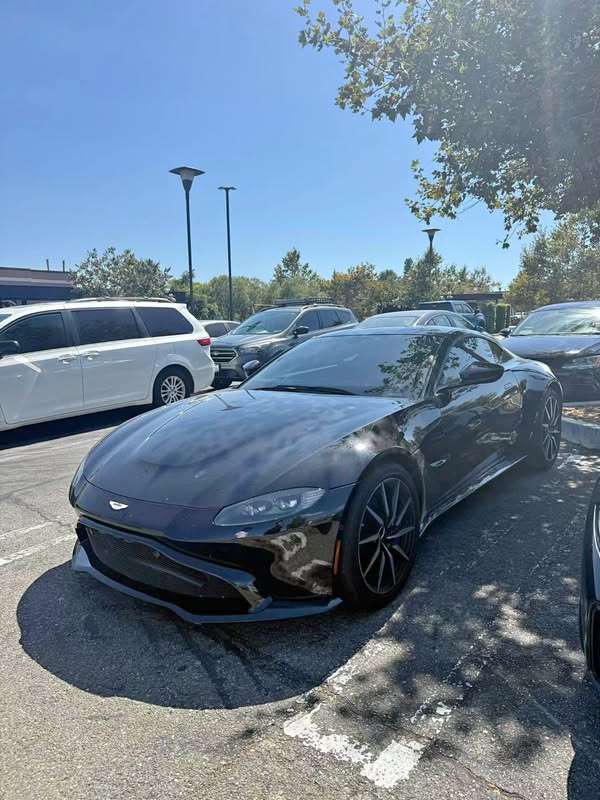 2020 Aston Martin Vantage - V8 Coupe 2D