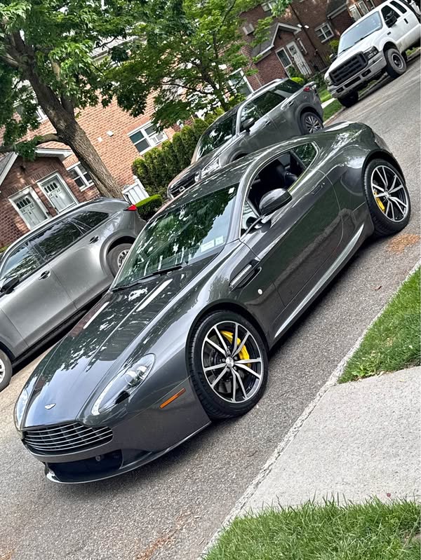 2014 Aston Martin Vantage - Coupe 2D