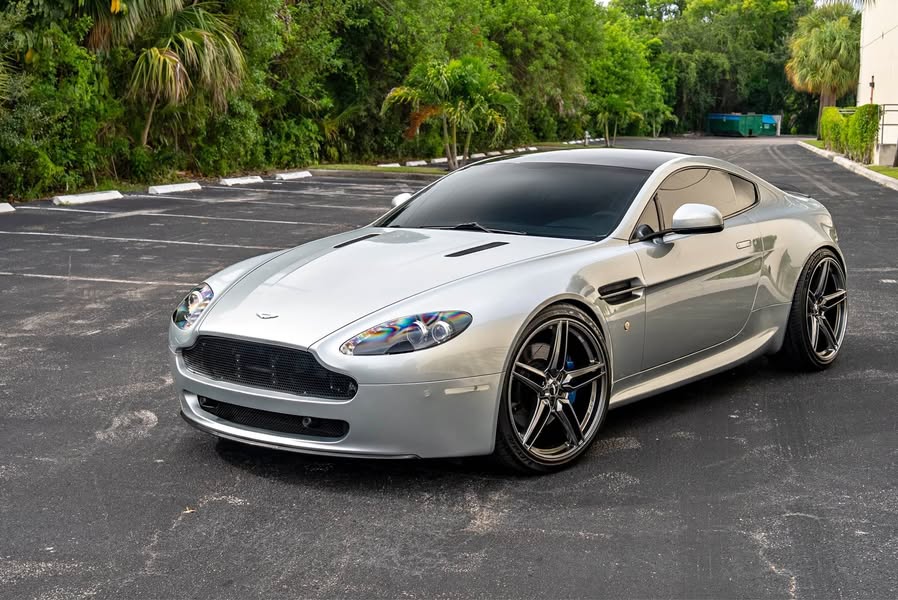2011 Aston Martin Vantage - N420 Coupe 2D