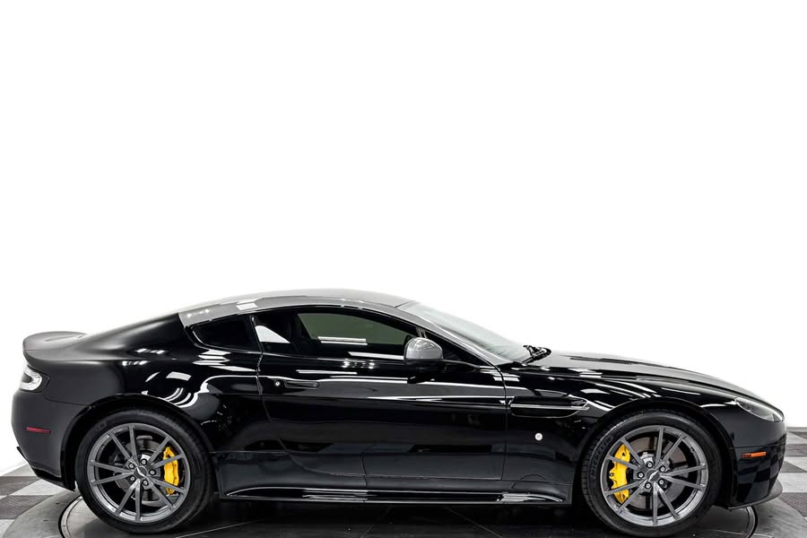 2015 Aston Martin V8 Vantage GT -6 Speed Manual, Two-Tone Bodywork