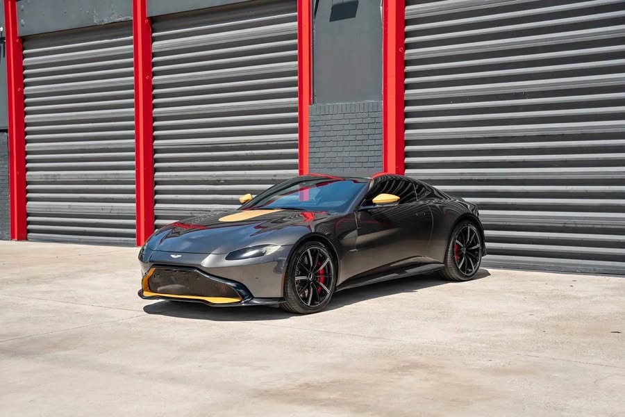 2019 Aston Martin Vantage - Coupe 2D