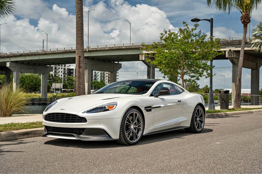 2014 Aston Martin Vanquish - Carbon Coupe 2D