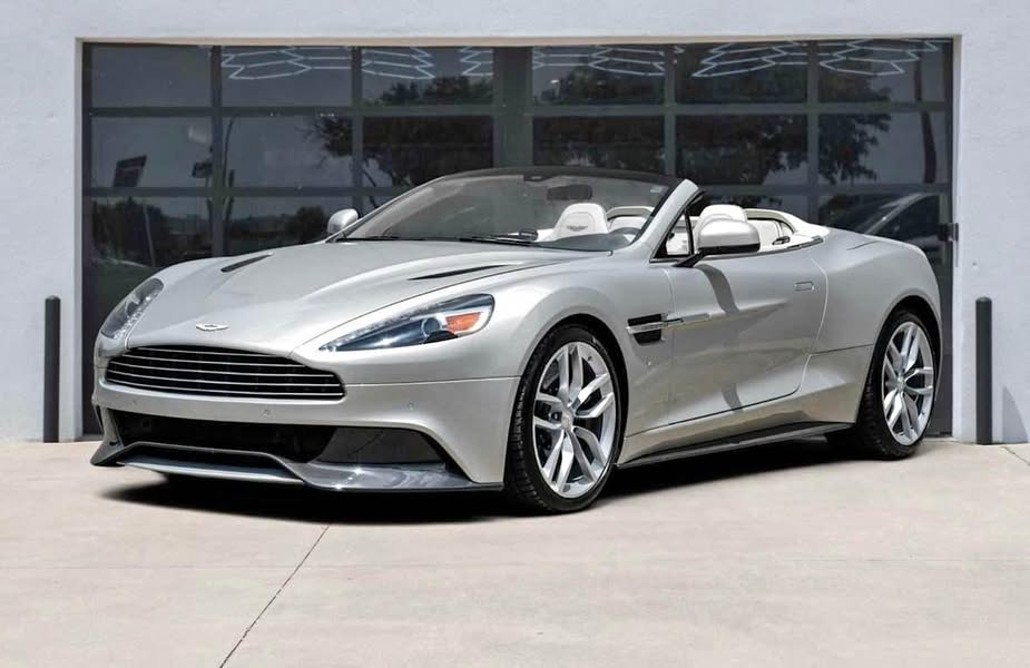 2016 Aston Martin Vanquish - Carbon