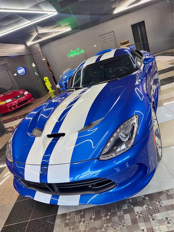 2013 Dodge Viper - Launch Edition