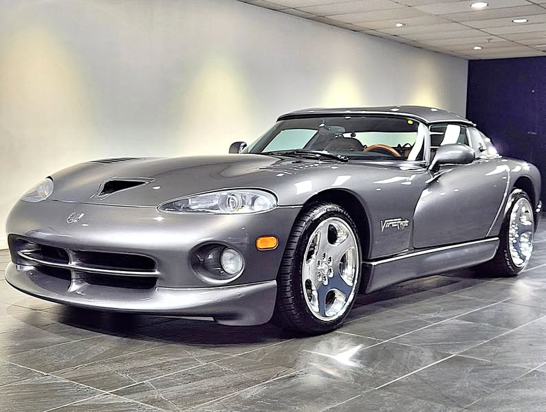 2002 Dodge Viper
