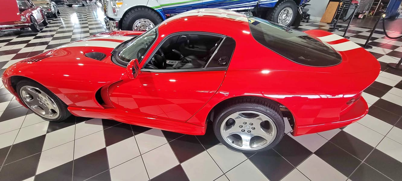 2002 Dodge Viper - GTS Coupe 2D