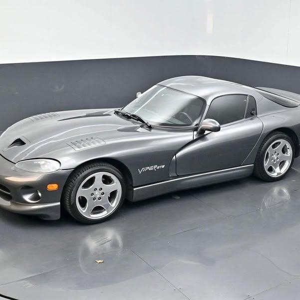 2002 Dodge Viper GTS