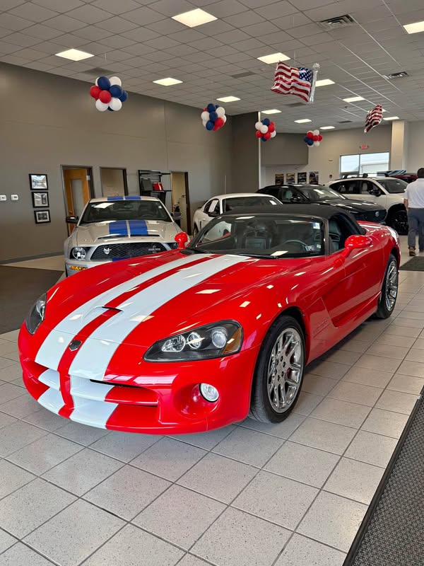 2004 Dodge Viper - SRT10 Convertible 2D