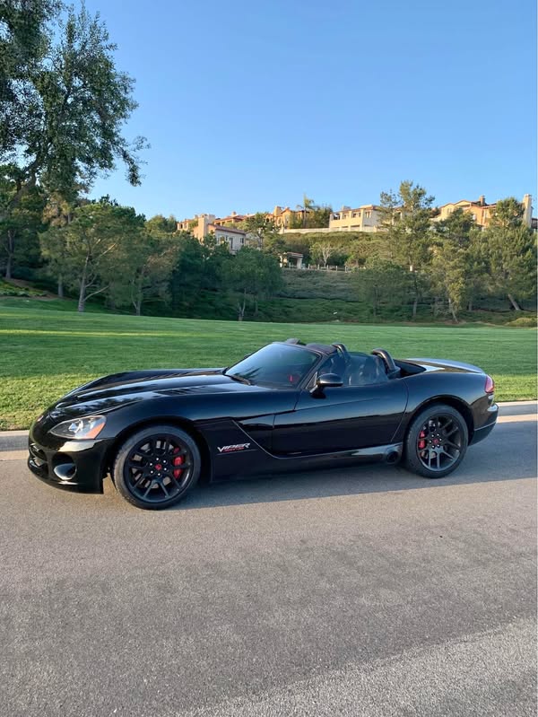 2004 Dodge Viper