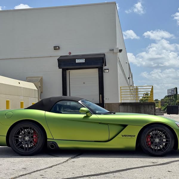 2004 Dodge Viper - Supercharged