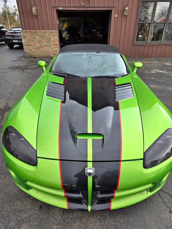 2004 Dodge viper srt\/10\/ trades ?