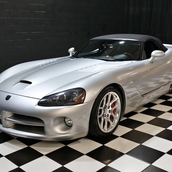 2004 Dodge Viper SRT-10