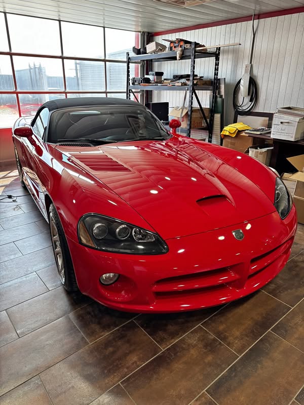 2004 Dodge Viper