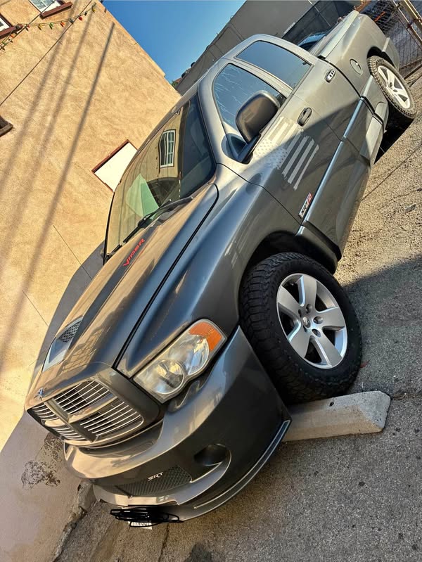 2005 Dodge Viper - Srt 10 truck